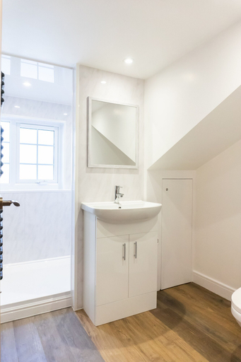Bathroom 4, Stunning 4 Bed Sleeps 8 Cottage Parking, Gloucestershire