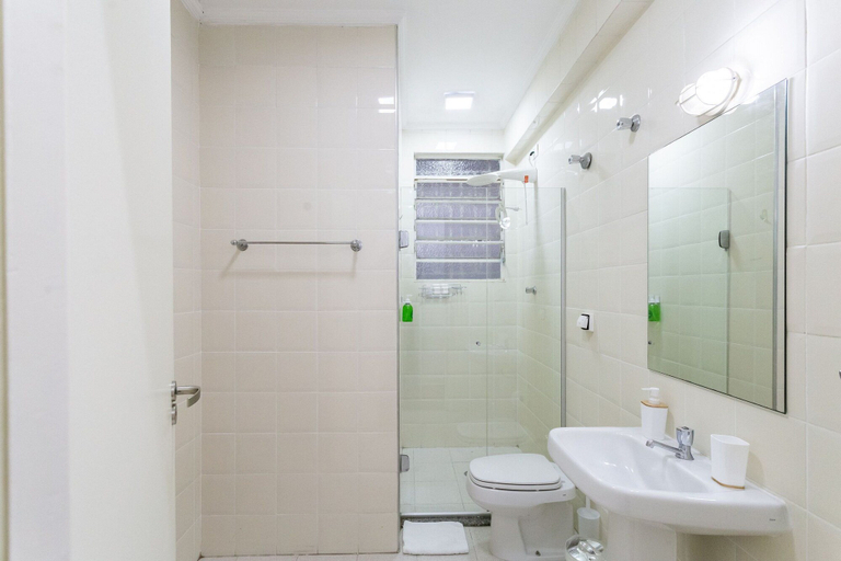 Bathroom, Apto Bela Cintra 12, São Paulo