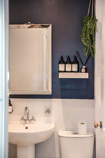 Bathroom, The Endeavour Restaurant With Rooms, Redcar and Cleveland