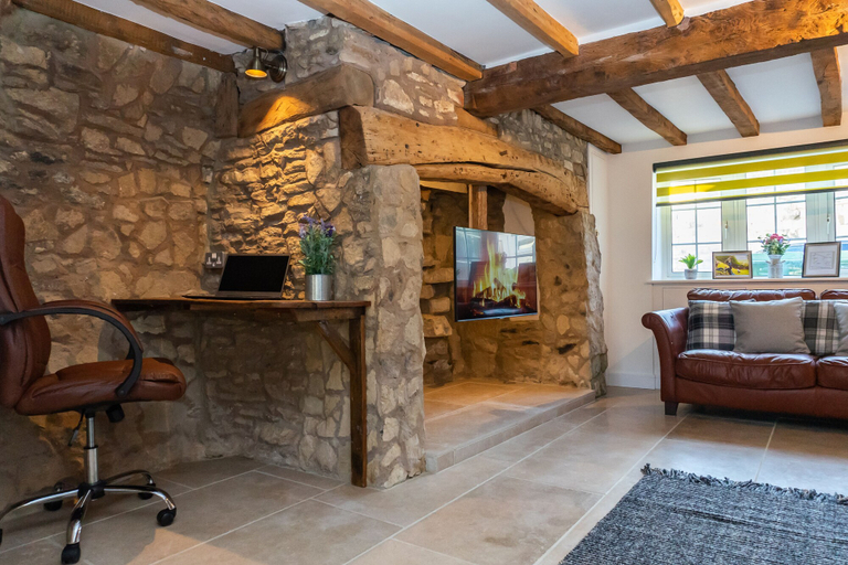 Others 5, Stunning 4 Bed Sleeps 8 Cottage Parking, Gloucestershire