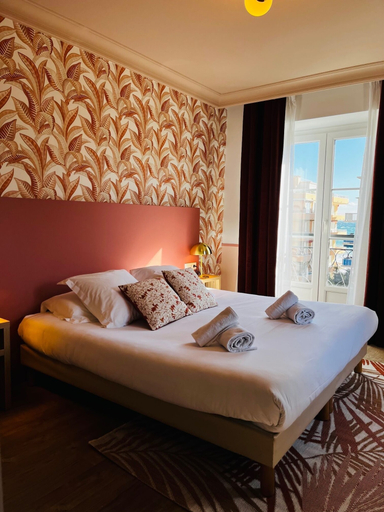 Bedroom 2, Hotel de Londres, Alpes-Maritimes