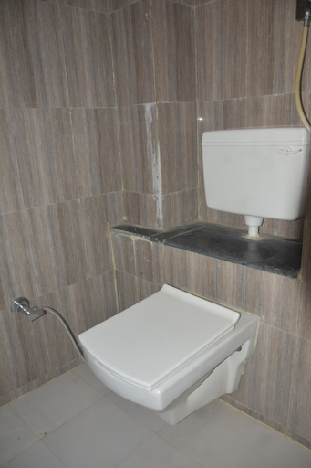 Bathroom 4, Dhar-Mandav Road, Dhar