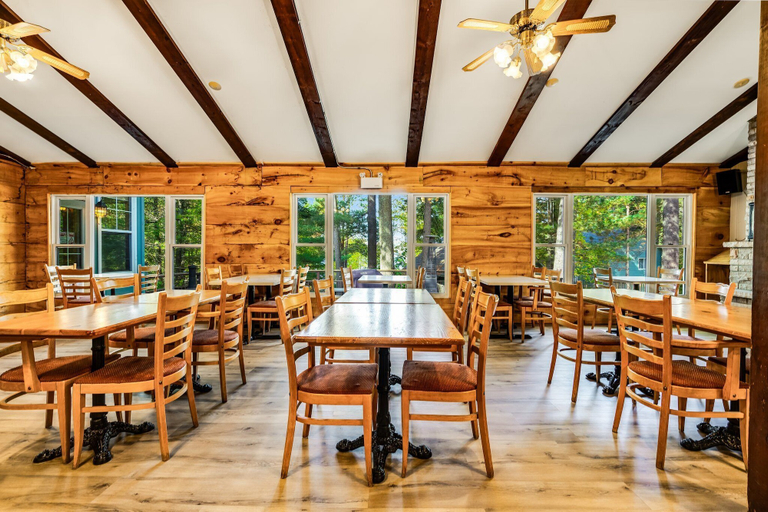 Food & Drinks 5, Muskoka Waterfront Retreat, Muskoka