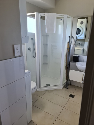 Bathroom 3, Te Kaha Beach Hotel, Opotiki