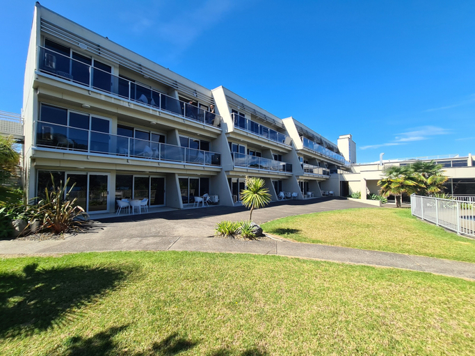 Exterior & Views 2, Te Kaha Beach Hotel, Opotiki