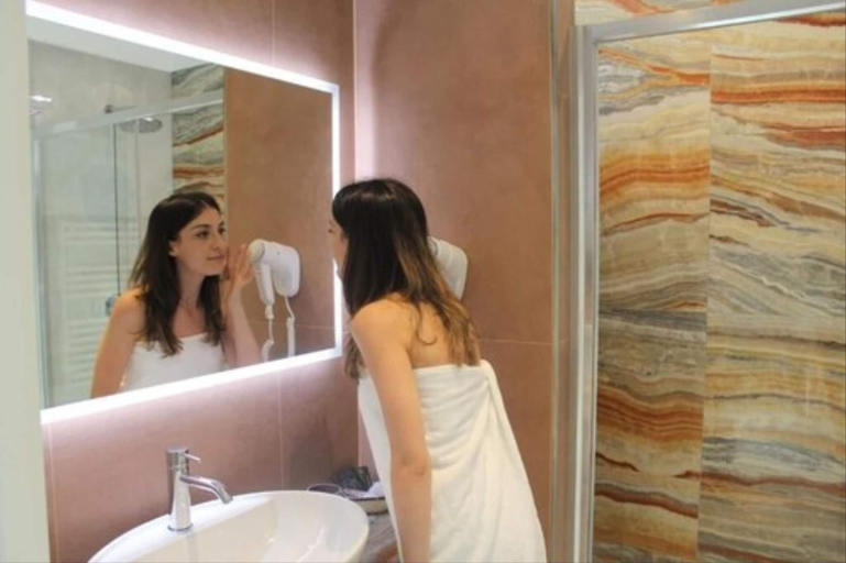 Bathroom 3, B&B Primrose Residence Hotel, Rimini