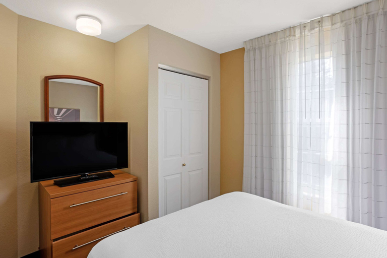 Bedroom 3, MainStay Suites Mt. Laurel - Philadelphia, Burlington