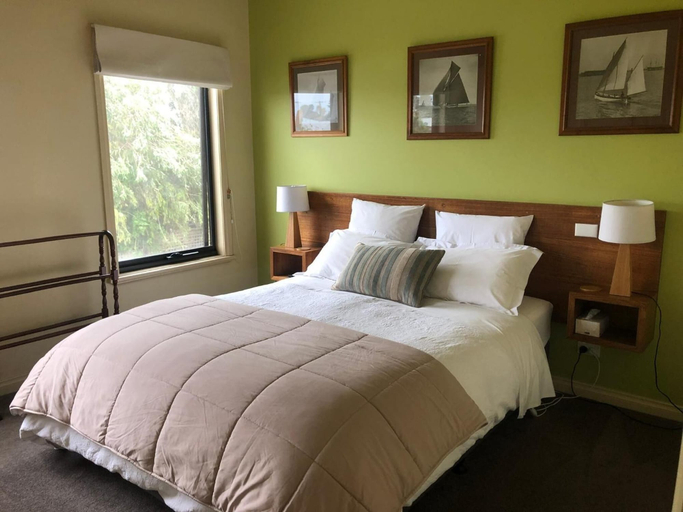 Bedroom 2, Port Boutique Accommodation, Moyne - South
