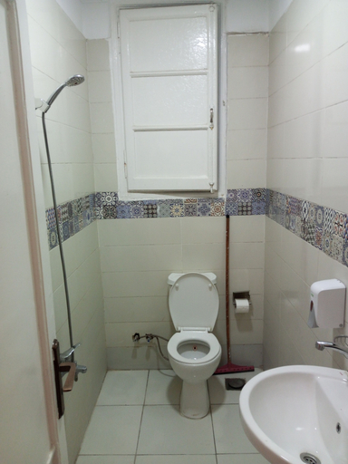 Bathroom 4, New Panorama Palace, Qasr an-Nil