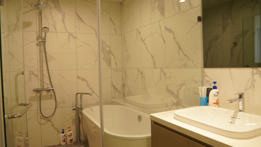 Bathroom 3, The Matrix One Managed by Anstay Residence, Từ Liêm