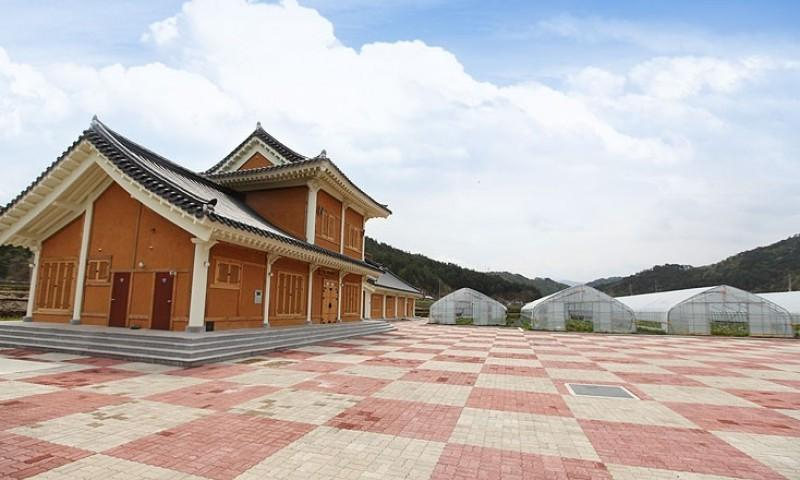Others 3, Yangyang Gold Poolae Pension, Yangyang