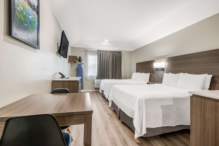 Bedroom 3, SureStay Studio by Best Western Conroe Downtown, Montgomery