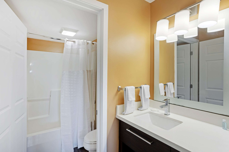 Bathroom 4, MainStay Suites Mt. Laurel - Philadelphia, Burlington
