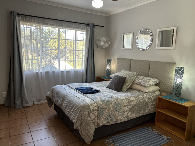 Bedroom 3, Sabie Self-Catering Apartments, Ehlanzeni