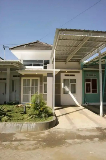 Exterior & Views, Villa Karina Batu - Two Bedroom, Malang
