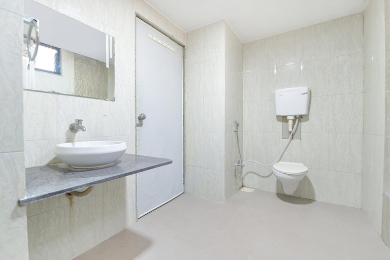 Bathroom 4, FabHotel Skyland - Ambli - Bopal Rd, Ahmadabad