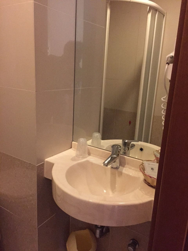 Bathroom 5, Hotel Nettuno, Milano