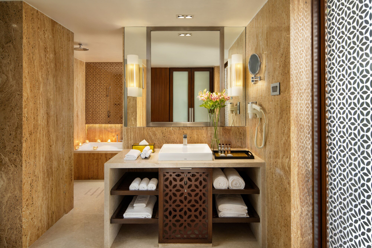 Bathroom 5, Wow Crest, Indore – IHCL SeleQtions, Indore