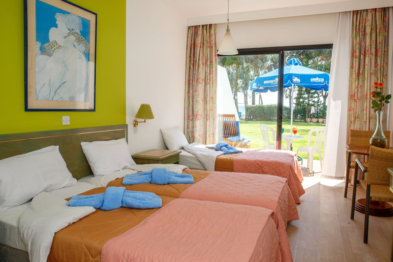 Bedroom 2, Park Beach Hotel