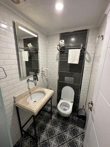 Bathroom 5, Good Night Hotel Istanbul, Fatih