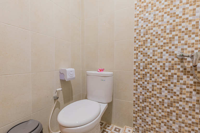 Bathroom 14