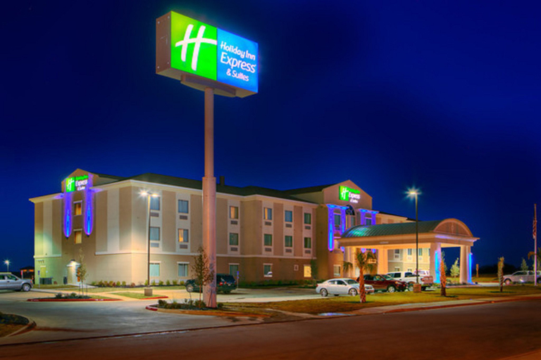 Exterior & Views 5, Holiday Inn Express & Suites COTULLA by IHG, La Salle