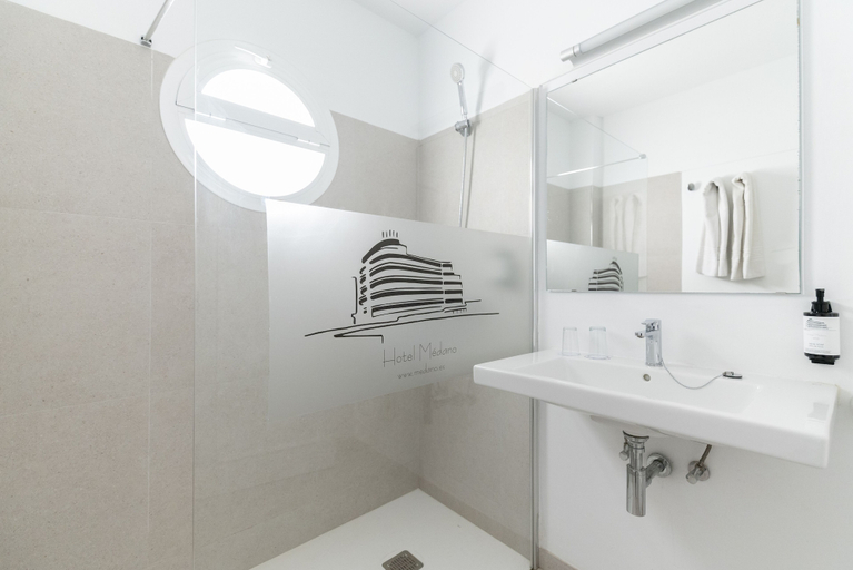 Bathroom 3, Hotel Médano, Santa Cruz de Tenerife