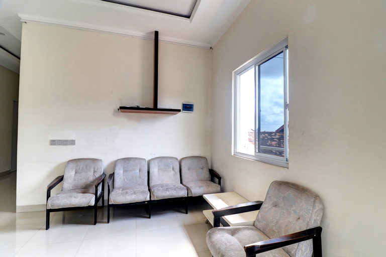 Public Area 3, OYO Life 92707 D-akomiba Residence, Jambi