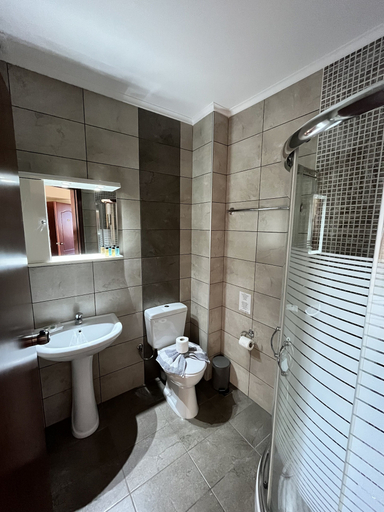 Bathroom 5, Iolkos Hotel Apartments, Crete