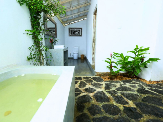 Bathroom 5, Ceylon Olive, Akmeemana