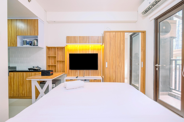 Bedroom 2, Modern and Comfy Studio at Transpark Cibubur Apartment By Travelio, Depok