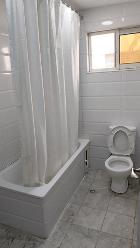 Bathroom 3, Hans Place Hotel, AbujaMun