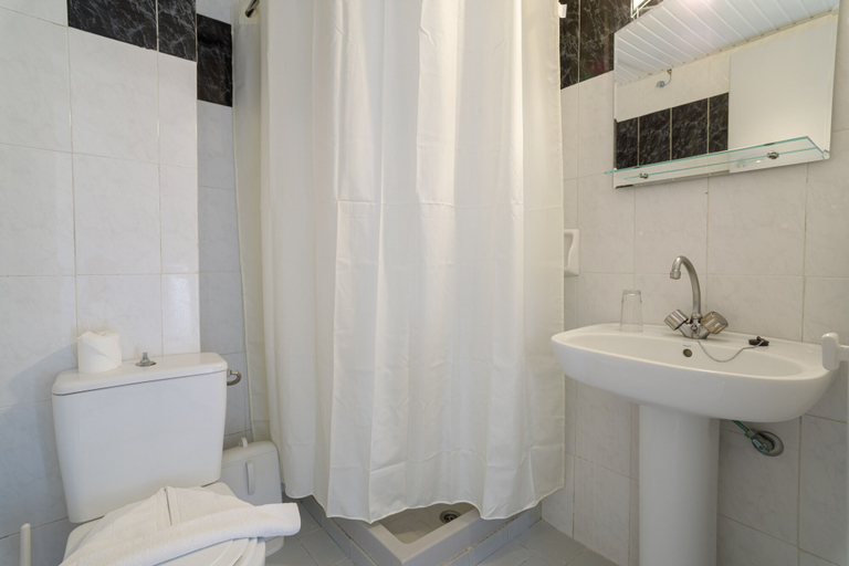 Bathroom 4, Hermes Hotel, South Aegean