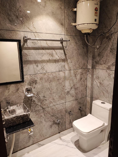 Bathroom 2, SUN MOON RESIDENCY AND APARTMENTS, Delhi