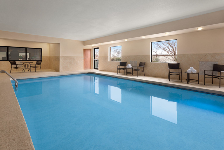 Sport & Beauty 2, Holiday Inn Express & Suites EDMOND by IHG, Oklahoma