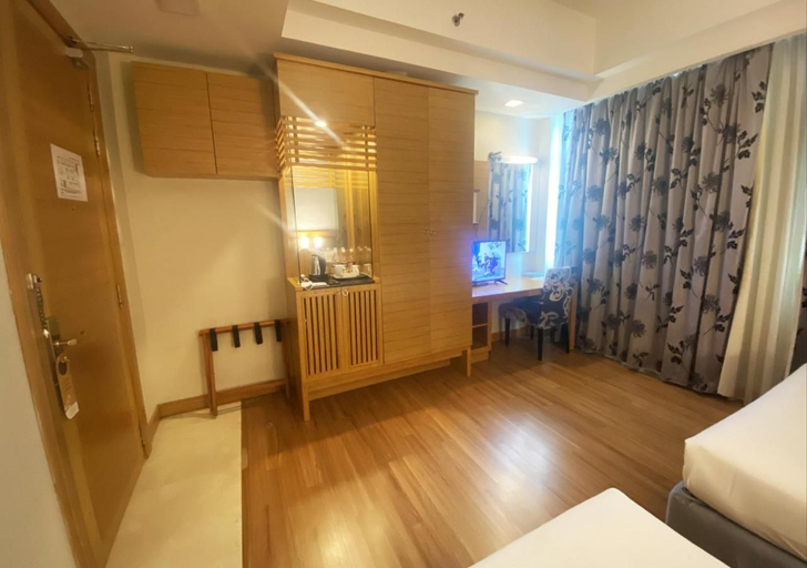 Bedroom 3, Crown Garden Hotel, Kota Bharu