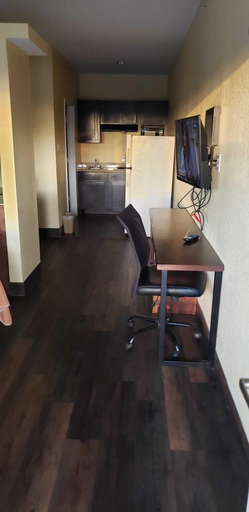 Others 5, Highlands Suites, Houston