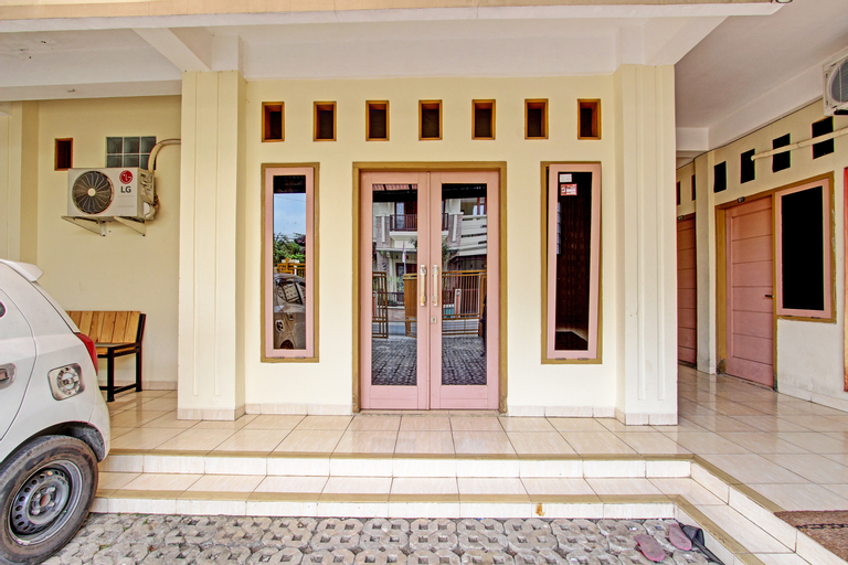 Exterior & Views 2, OYO Life 92663 Karmel 6, Banyumas