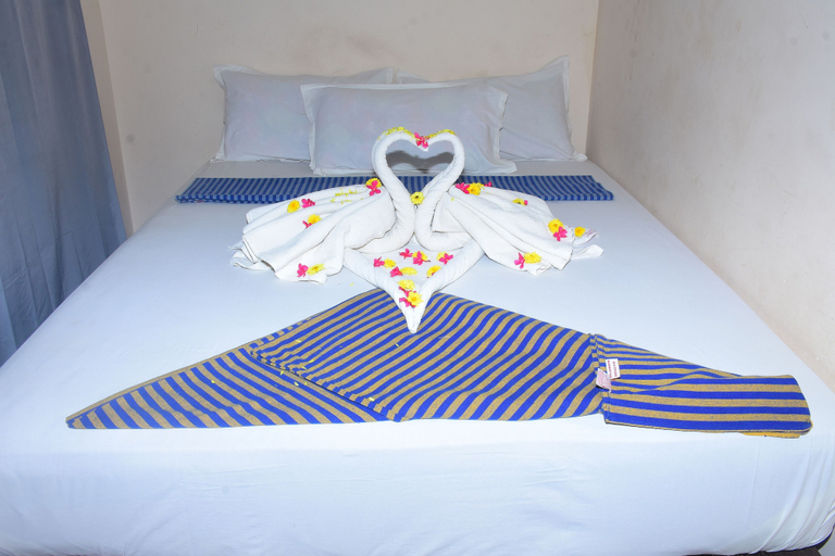 Bedroom 2, Hotel Aishwariyam Thirukadaiyur, Nagappattinam