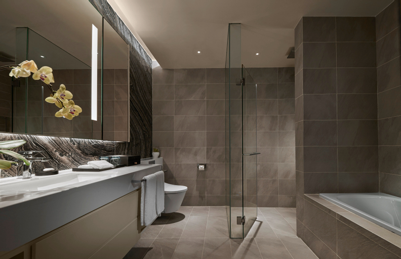 Bathroom 14