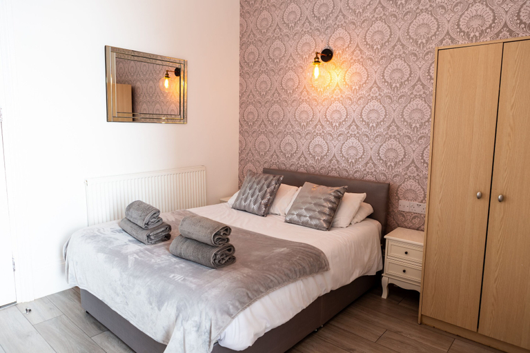 Bedroom 3, The Highlands Inn, East Sussex