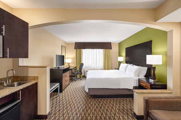 Bedroom 4, Holiday Inn Express & Suites EDMOND by IHG, Oklahoma