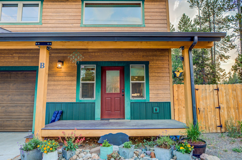 Exterior & Views, Barnes on Boundary Unit B, Gallatin