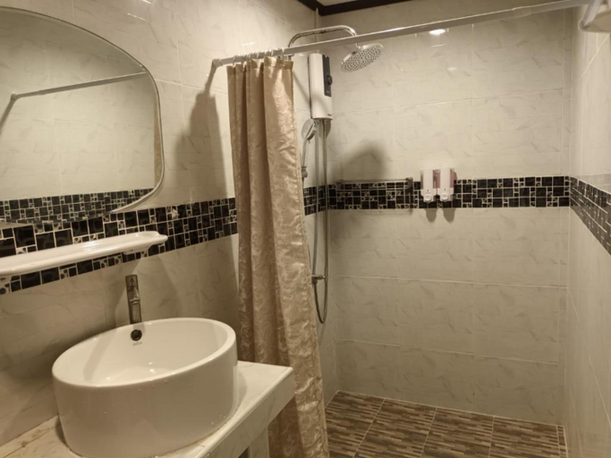 Bathroom 4, Cana Boutique Hotel, Bang Plad
