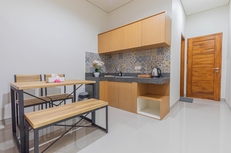 Dining Room 15