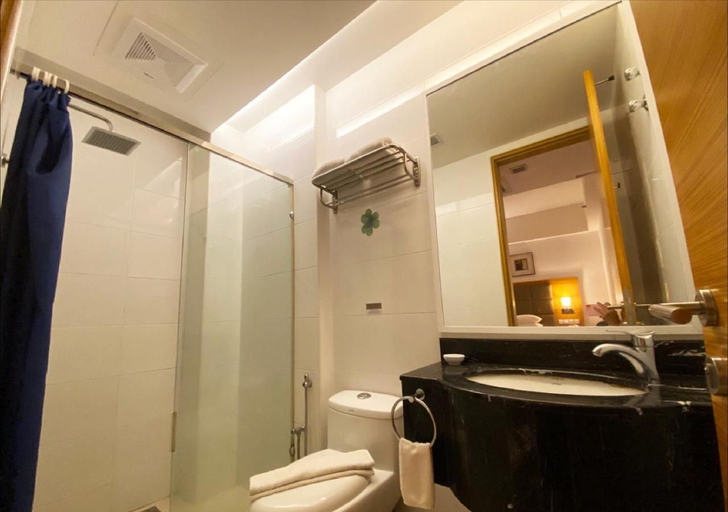 Bathroom 4, Crown Garden Hotel, Kota Bharu