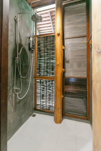 Bathroom 7