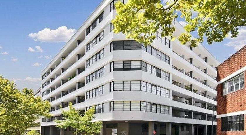 Apartment at Cooper St, Sydney