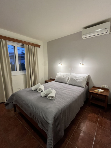 Bedroom 2, Iolkos Hotel Apartments, Crete