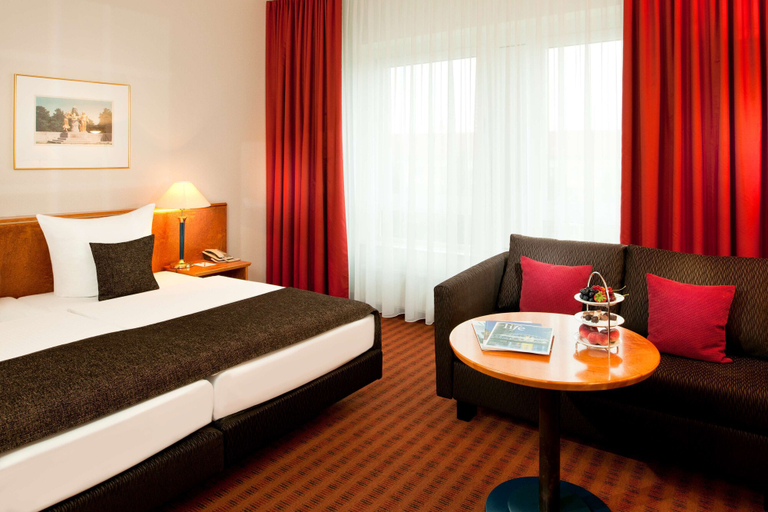 Bedroom 2, Dorint Hotel Dresden, Dresden